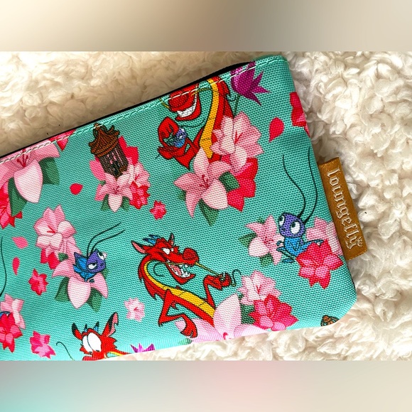 Loungefly Disney’s Mulan | Mushu & Cri-Kee | Coin Purse/Cosmetics Pouch - Picture 8 of 10